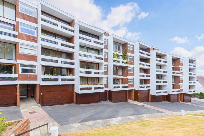2 Bedroom Flat To Rent In Southwood Park, Southwood Lawn Road, London, N6