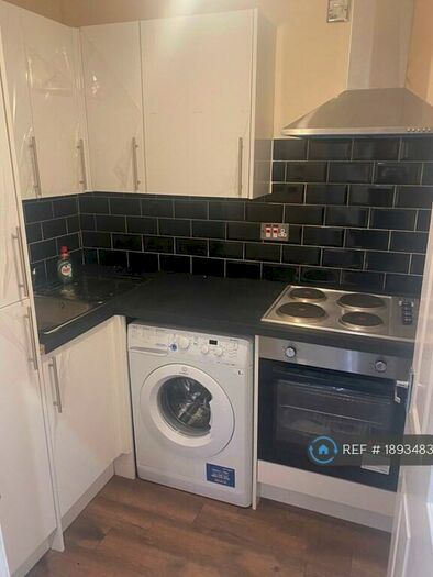 2 Bedroom Flat To Rent In Pollokshaws Road, Glasgow, G41