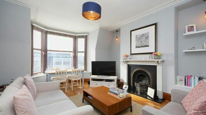 2 Bedroom Flat To Rent In Blenheim Place, Top Floor, AB25