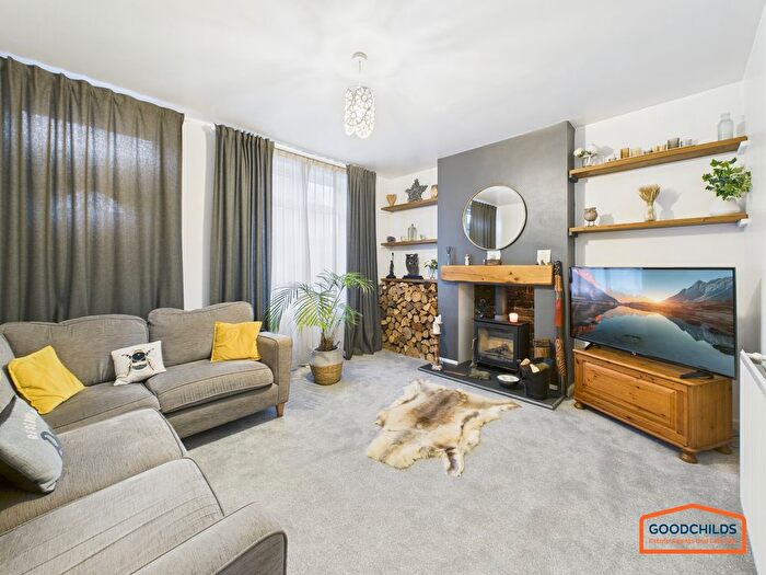 2 Bedroom Semi-detached House For Sale In Hednesford Road, Brownhills, WS8