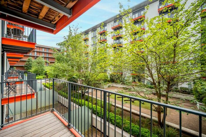 1 Bedroom Flat To Rent In Warehouse Court, Woolwich, London, SE18