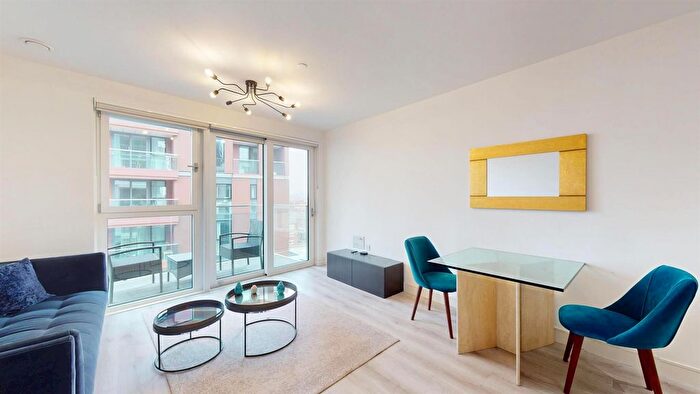 1 Bedroom Flat To Rent In Hebden Place, London, SW8