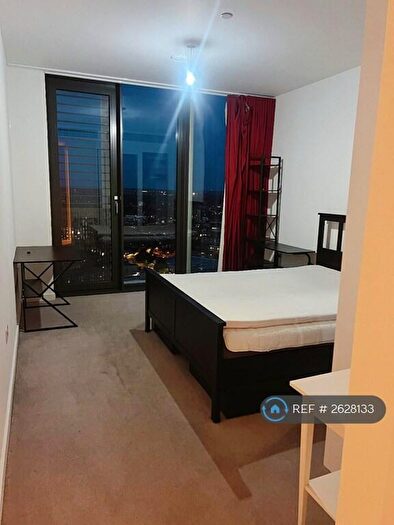 3 Bedroom Flat To Rent In Stratosphere Tower, London, E15