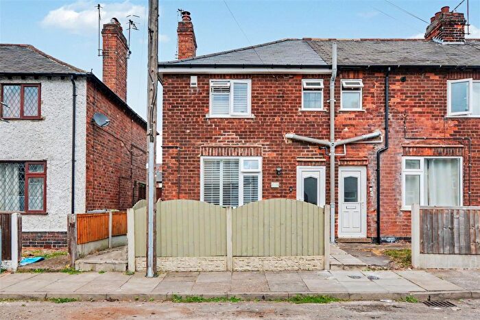 3 Bedroom Town House For Sale In Thorpe Close, Stapleford, Nottingham, NG9