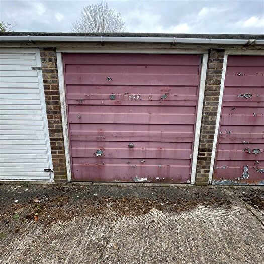 Garage / Parking To Rent In Berners Way, Broxbourne, EN10