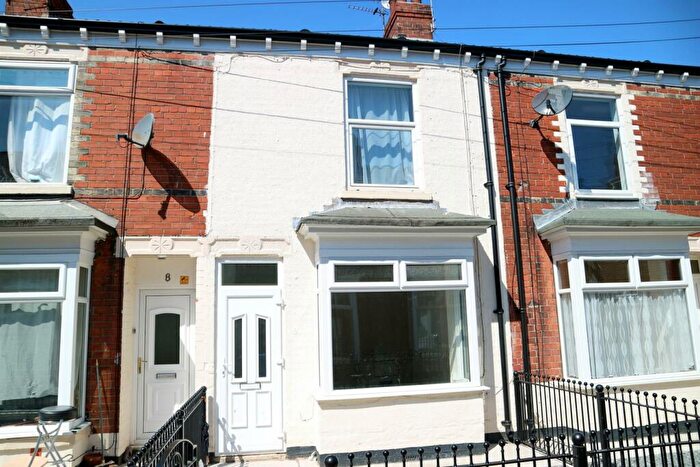 2 Bedroom House To Rent In Allan Vale, Estcourt Street, Hull, HU9