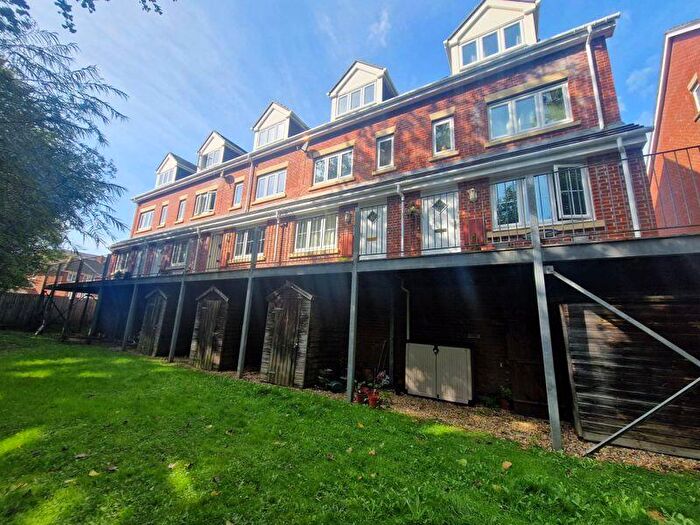 1 Bedroom Flat To Rent In Park Mews, Southampton, SO31