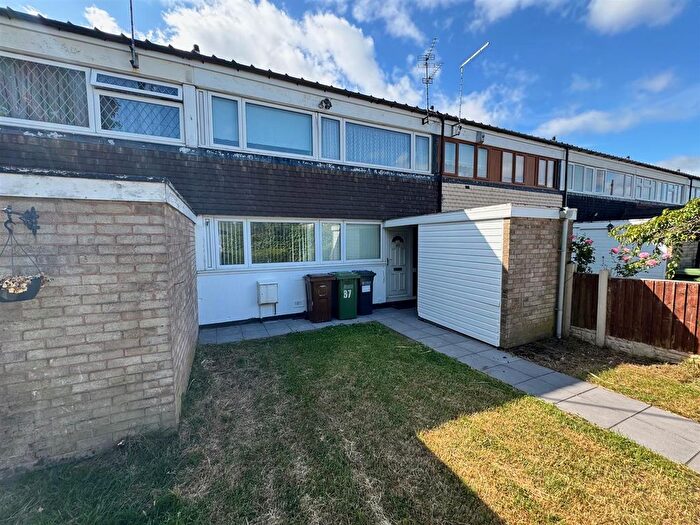 3 Bedroom Terraced House For Sale In Falkland Way, Birmingham, B36