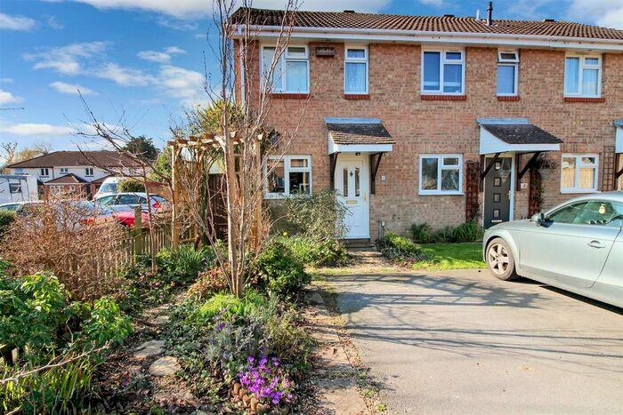 2 Bedroom End Of Terrace House To Rent In Snapdragon Close, Locks Heath, Southampton, SO31