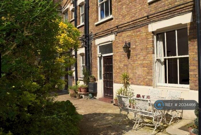 2 Bedroom Flat To Rent In Cosway Mansions, London, NW1