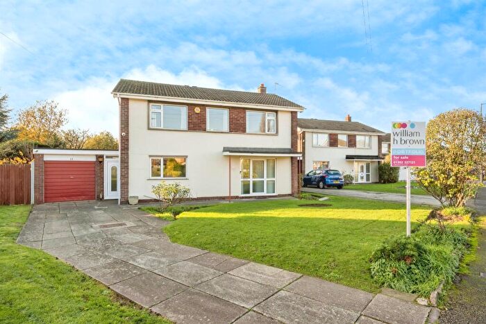 4 Bedroom Detached House For Sale In Checkstone Avenue, Bessacarr, Doncaster, DN4