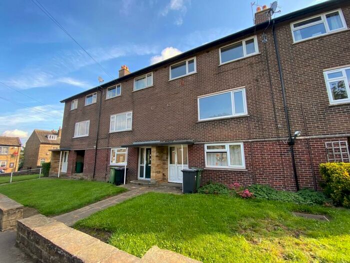 2 Bedroom Maisonette To Rent In Dearne Fold, Huddersfield, HD3