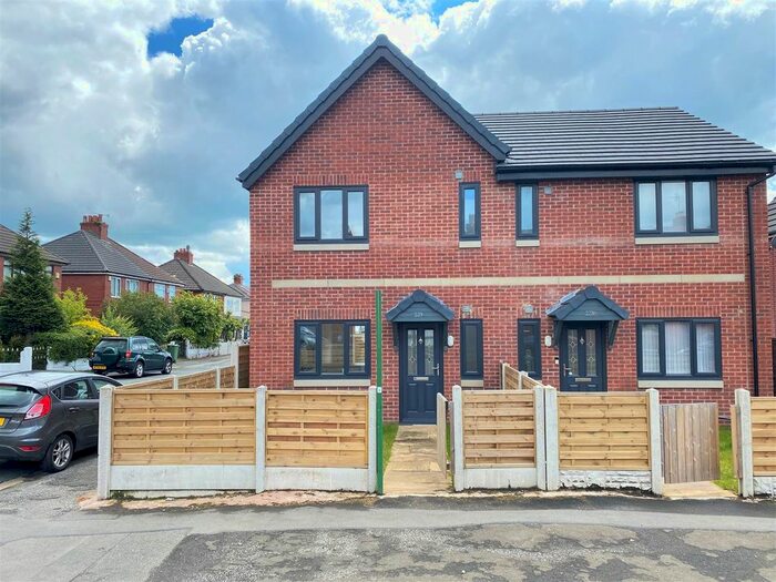 3 Bedroom Semi-Detached House To Rent In Firs Lane, Leigh, WN7