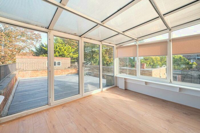 2 Bedroom Flat To Rent In Daws Lane, Mill Hill, London, NW7