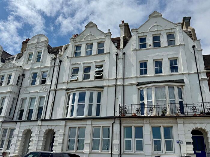1 Bedroom Flat To Rent In West Parade, Bexhill-On-Sea, TN39