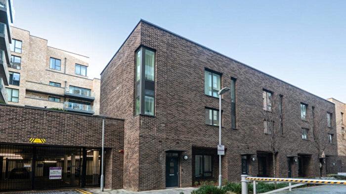 3 Bedroom End Of Terrace House For Sale In Madeira Street, London, E14