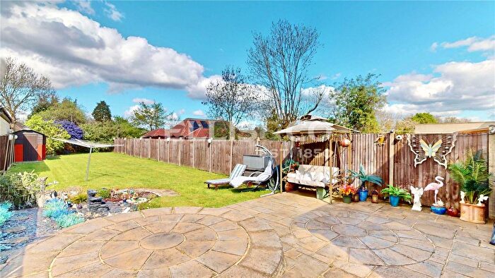 4 Bedroom Semi-Detached House For Sale In Locarno Road, Greenford, UB6