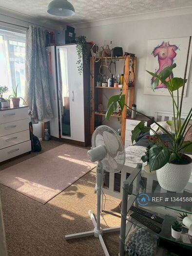 4 Bedroom Semi-Detached House To Rent In Panton Crescent, Colchester, CO4