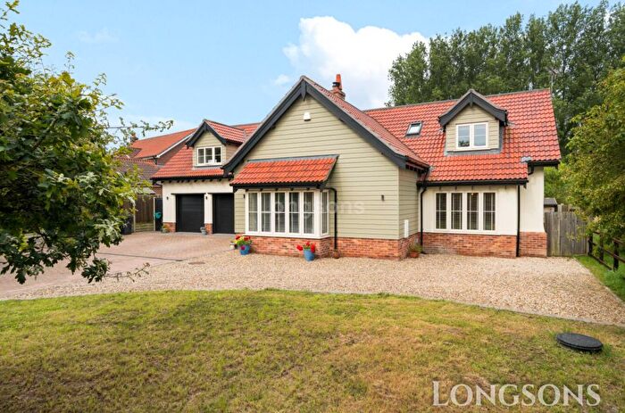 5 Bedroom Detached House For Sale In Dereham Road, Watton, IP25