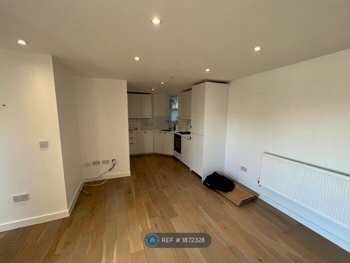 2 Bedroom Terraced House To Rent In Lowndes Mews, London, SW16