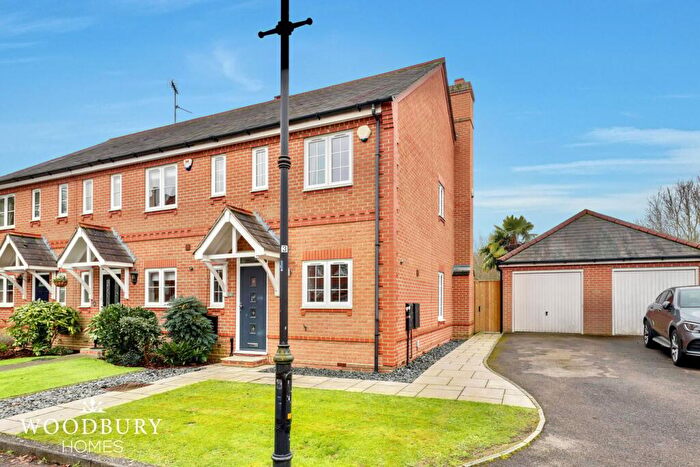 3 Bedroom End Of Terrace House For Sale In Woodcote Mews, Loughton, IG10