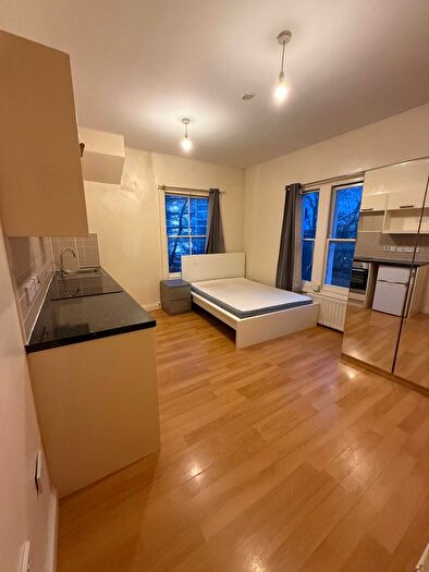 Studio To Rent In Angell Road, London, SW9