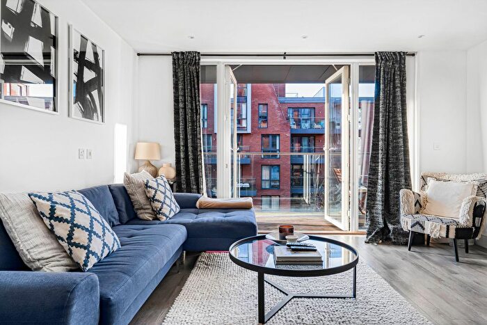 2 Bedroom Flat For Sale In Gaumont Place, London, SW2
