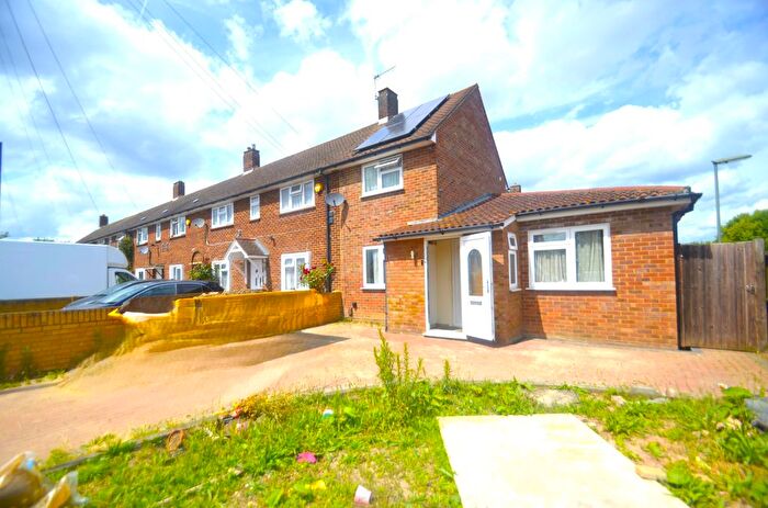 3 Bedroom End Of Terrace House To Rent In Explorer Avenue, Staines-Upon-Thames, TW19