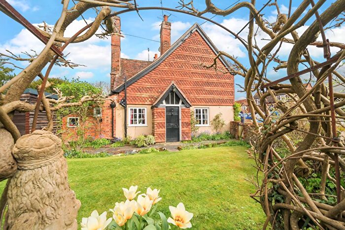 3 Bedroom End Of Terrace House For Sale In Hambleden, Hambleden, RG9