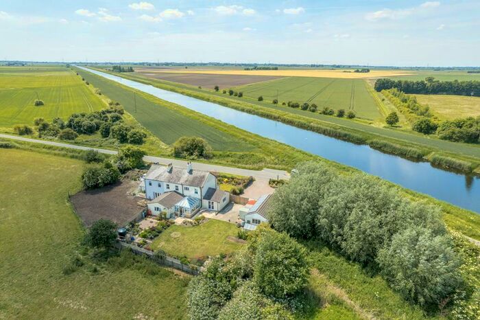 4 Bedroom Semi-Detached House For Sale In Middle Drove, Marshland St James, PE14