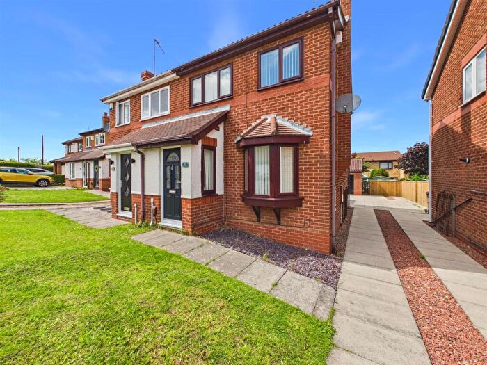 3 Bedroom Semi-Detached House For Sale In Broad Park, Wardley, Gateshead, NE10
