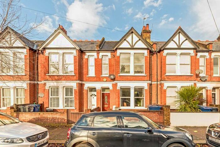 3 Bedroom Property To Rent In Weston Road, London, W4