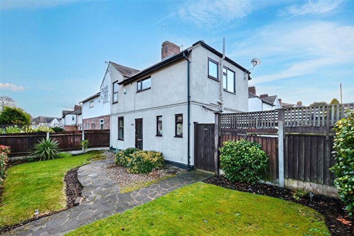 3 Bedroom Semi Detached House For Sale In Farfield Avenue, Beeston, Nottingham, NG9