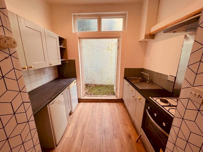 1 Bedroom Flat To Rent In Marlborough Road, London, N19