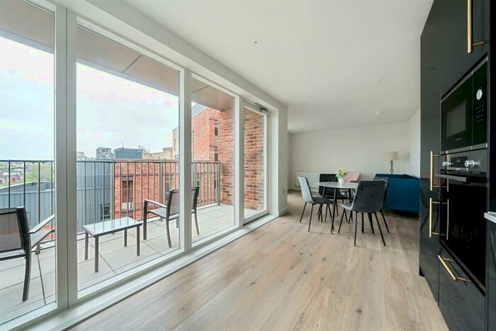 2 Bedroom Flat To Rent In Mary Neuner Road, Hornsey, N8