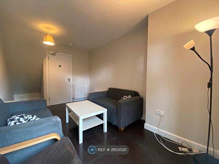 4 Bedroom Maisonette To Rent In Hmo Westercommon Road, Glasgow, G22