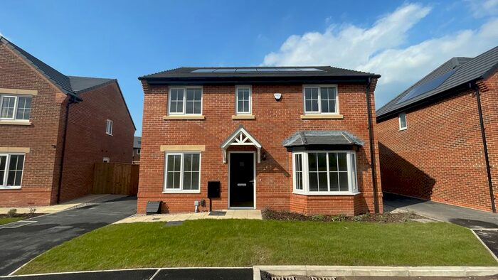 4 Bedroom Detached House To Rent In Burstock Drive, Preston, Lancashire, PR4