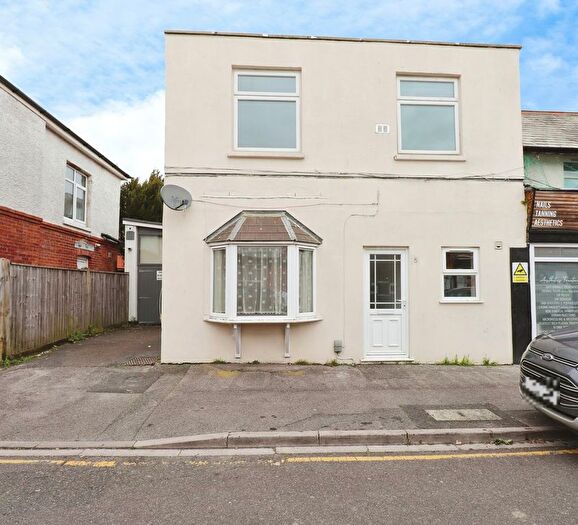 2 Bedroom Terraced House To Rent In Hawthorn Road, Bournemouth, BH9