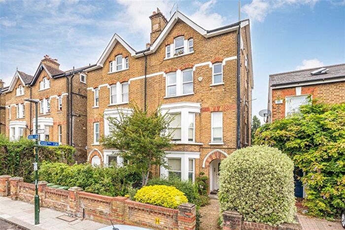 1 Bedroom Flat To Rent In Ferry Road, Teddington, TW11