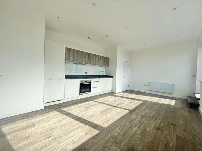 1 Bedroom Apartment To Rent In Normandy House, Alencon Link, RG21