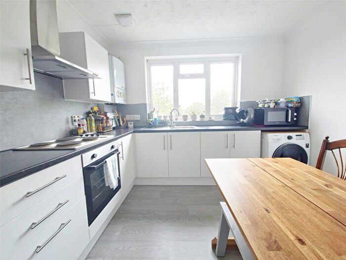 1 Bedroom Flat To Rent In Belgrave Avenue, Romford, RM2
