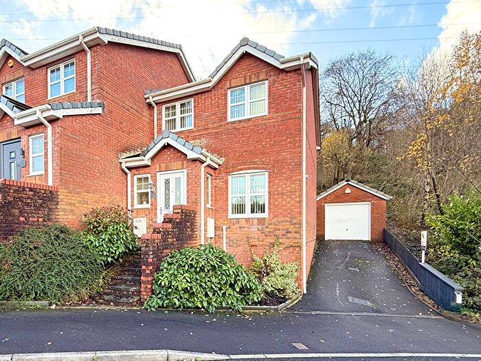 3 Bedroom End Terrace House For Sale In The Fairways, Aberaman, Aberdare, CF44
