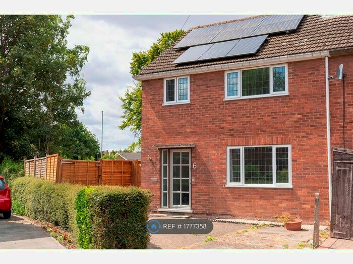 3 Bedroom Semi-Detached House To Rent In Friars Close, Cambridge, CB1