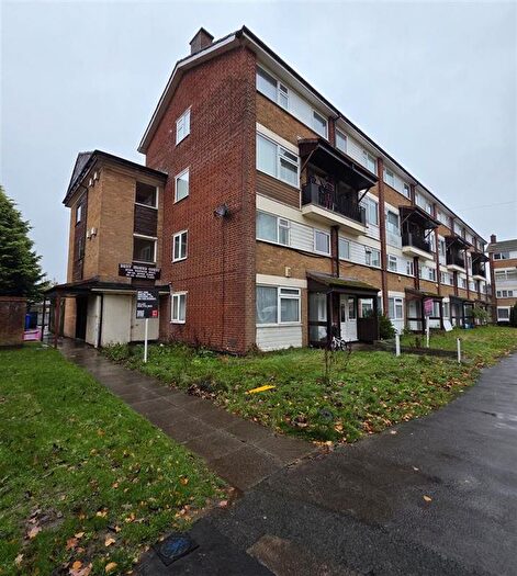 3 Bedroom Maisonette To Rent In Lambscote Close, Solihull, B90