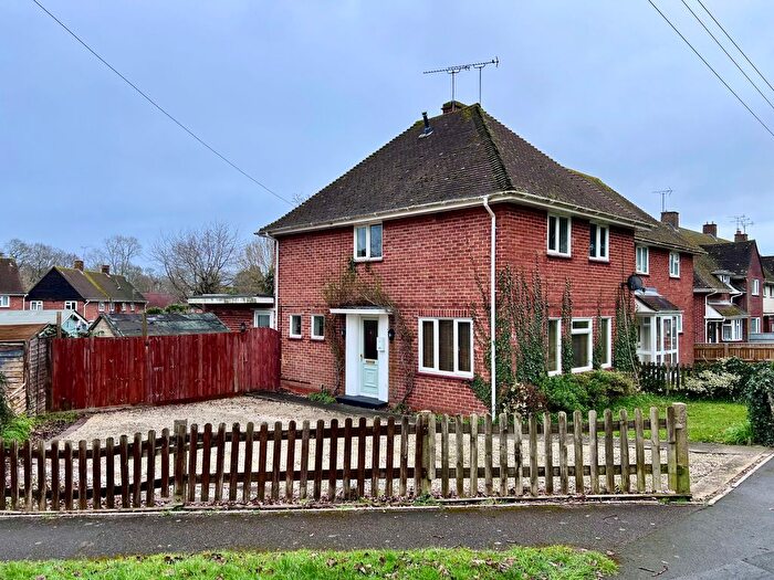 3 Bedroom Semi-Detached House For Sale In Langdown Road, Hythe, SO45