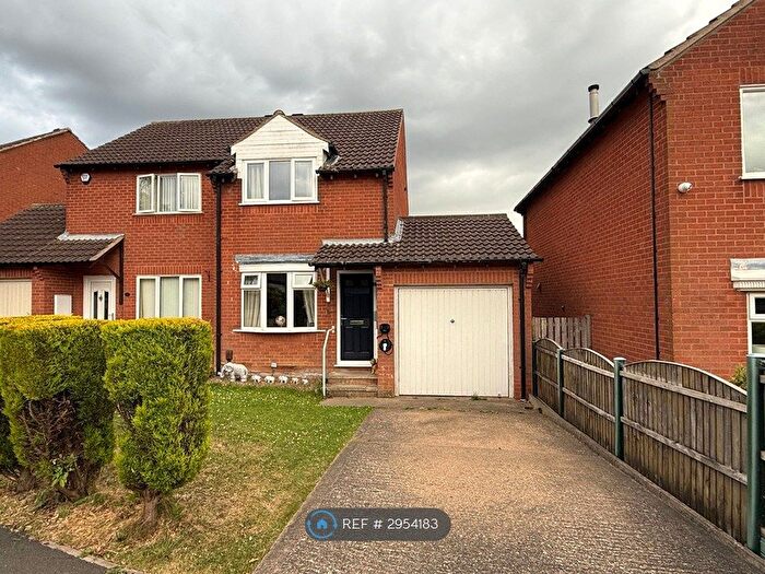 2 Bedroom Semi-Detached House To Rent In Burr Tree Garth, Leeds, LS15
