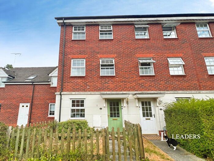 3 Bedroom Semi-Detached House To Rent In Horton Way, Stapeley, CW5