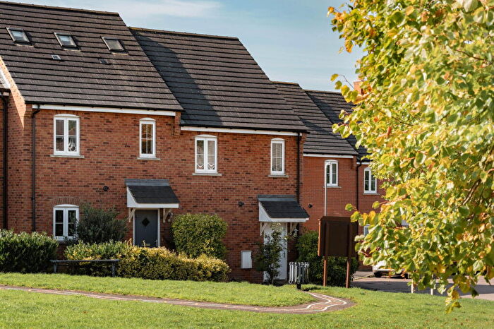 2 Bedroom End Of Terrace House For Sale In Hurst Path, Pitstone, Buckinghamshire, LU7