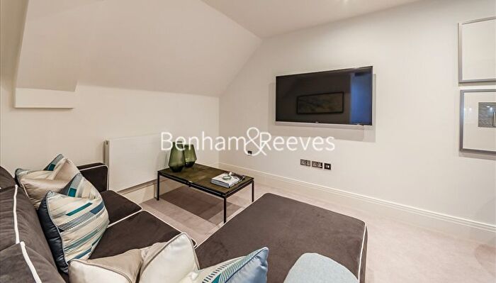 2 Bedroom Flat To Rent In Palace Wharf, Hammersmith, W6