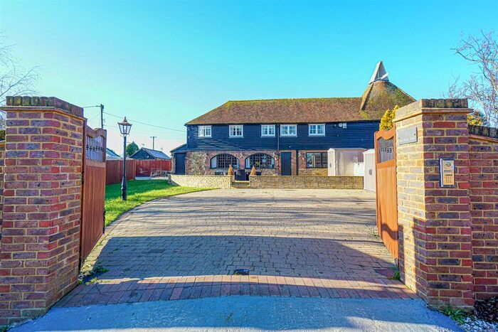 4 Bedroom Link Detached House For Sale In Main Road, Icklesham, Winchelsea, TN36